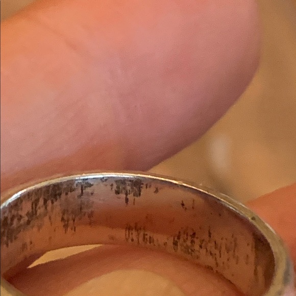 Hammered detail wedding band silver .925 ring sz7.5-8, in very good condition - Picture 4 of 5